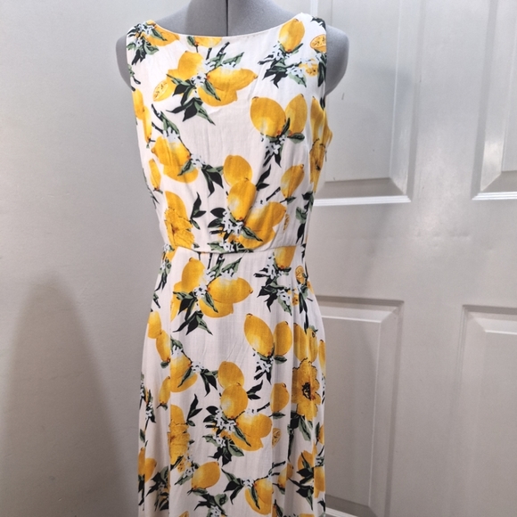 Kimilily lemon Floral Dress Size Med - Picture 2 of 8